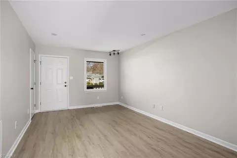3104 Windchase Ct, High Point, NC 27265 photo 5