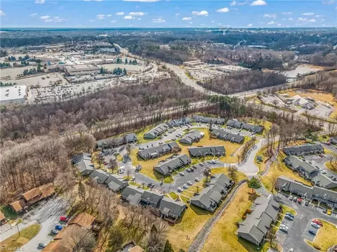 3104 Windchase Ct, High Point, NC 27265 photo 23
