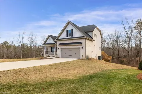 2706 Bartlett Ln, Clemmons, NC 27012 photo 2