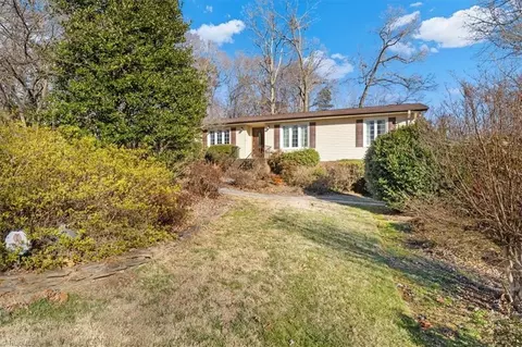5119 Edinborough Rd, Greensboro, NC 27406