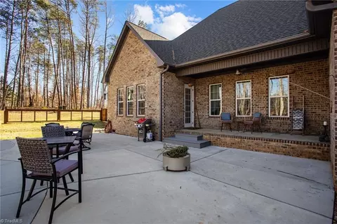 106 Beechtree Ln, King, NC 27021 photo 49