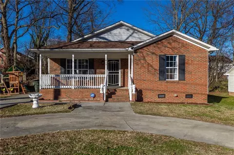 1015 John Dimrey Dr, Greensboro, NC 27406