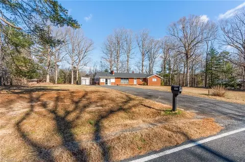 503 Oak View Ln, Asheboro, NC 27205