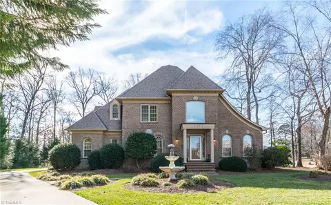 4803 County Clare Ct, Greensboro, NC 27407