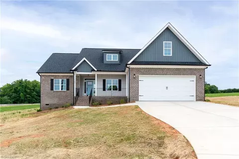 127 Pearl Dr, Reidsville, NC 27320