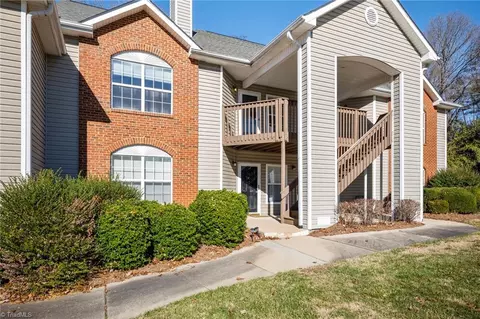 2650 Ingleside Dr #2C, High Point, NC 27265