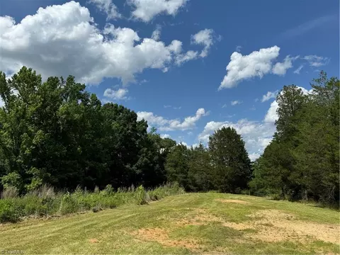 787 Bethesda Rd, Lexington, NC 27295