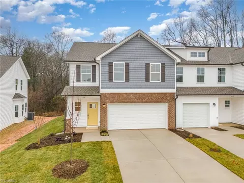 915 Cannon Crossing Cir, Greensboro, NC 27410