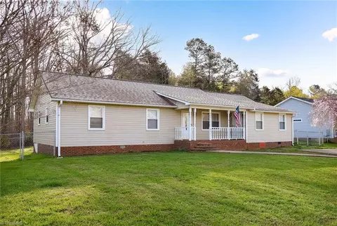 444 Bremen Garden Dr, Lexington, NC 27295