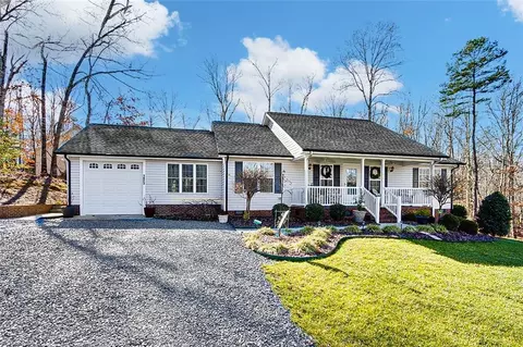 1923 Wood Bluff Trl, Asheboro, NC 27205