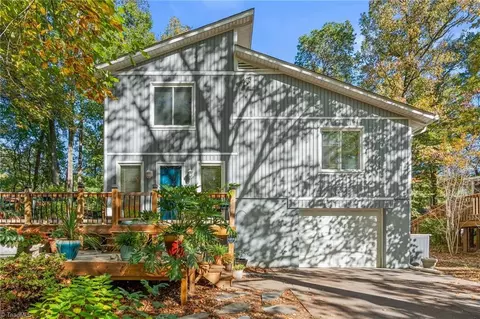 2752 Woodlore Trl, Winston Salem, NC 27103