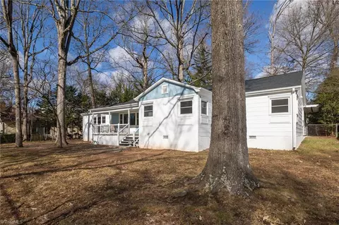 702 Sunset Dr, High Point, NC 27262 photo 2