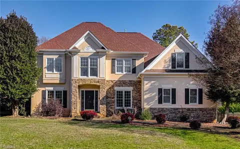 465 Burkes Crossing Dr, Winston Salem, NC 27104