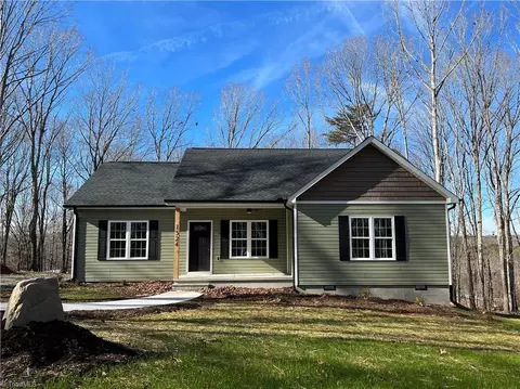 1524 Liberty Circle Ext, Asheboro, NC 27205