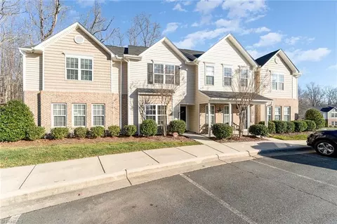 458 Ridgebrooke Dr, High Point, NC 27265