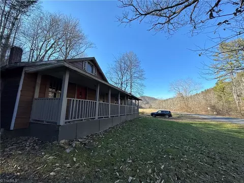 393 Big Ivy Rd, Purlear, NC 28665 photo 22