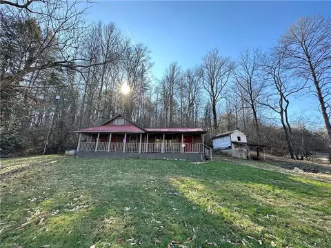 393 Big Ivy Rd, Purlear, NC 28665