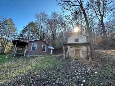 393 Big Ivy Rd, Purlear, NC 28665 photo 5