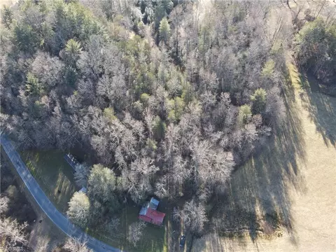 393 Big Ivy Rd, Purlear, NC 28665 photo 6