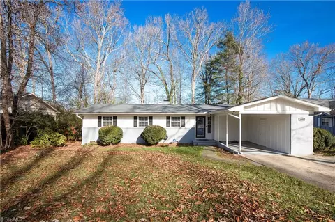 1605 Seven Oaks Pl, High Point, NC 27265