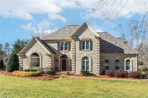 3413 Donnington Ct, Greensboro, NC 27407