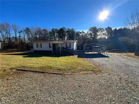 1224 High Bridge Rd, Pinnacle, NC 27043
