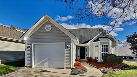 3800 Riverside Ct, Greensboro, NC 27409