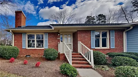 31 Brighton Pl, Greensboro, NC 27410