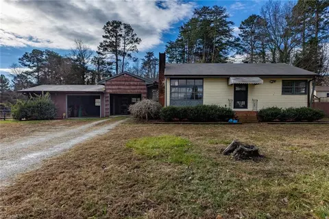 2318 Gordon Rd, High Point, NC 27265 photo 2