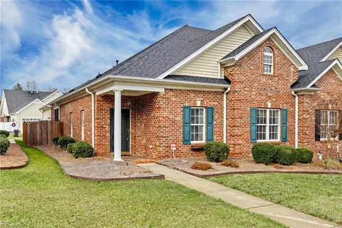 5964 Kenville Green Cir, Kernersville, NC 27284