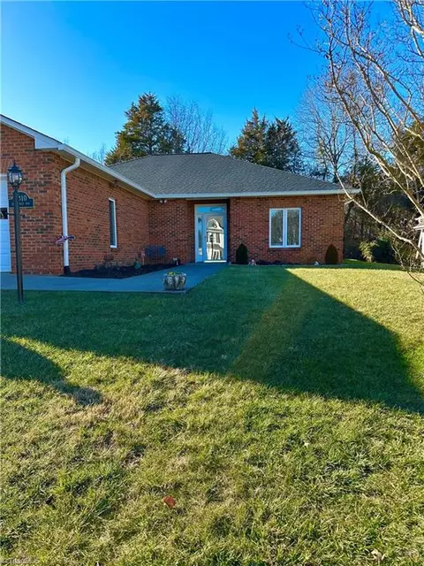 4410 Greenfield Way Dr, Winston Salem, NC 27103