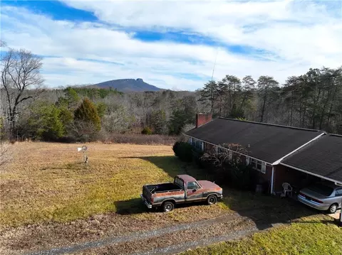 1159 Corner Rd, Pinnacle, NC 27043 photo 2