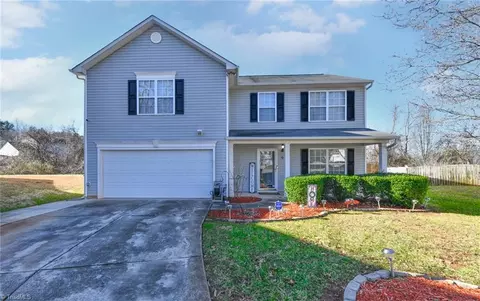 9 Old Pine Cir, Browns Summit, NC 27214