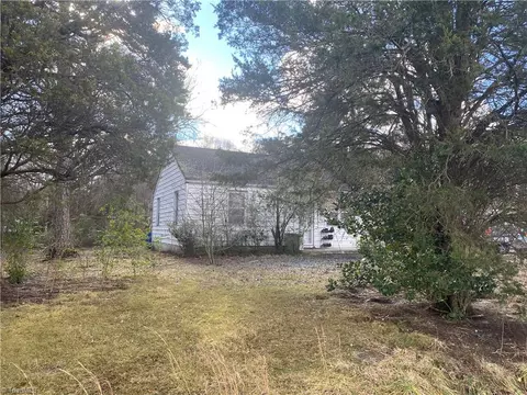 1402 Baker Rd, High Point, NC 27263 photo 3