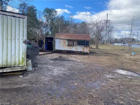 1402 Baker Rd, High Point, NC 27263 photo 5