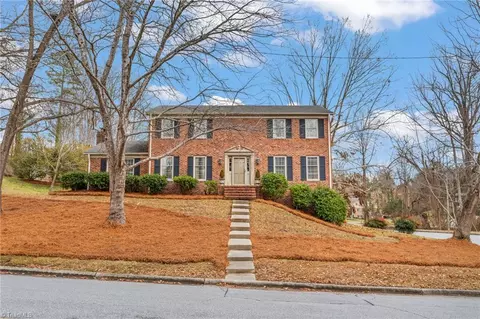 1102 Sweetbriar Rd, High Point, NC 27262