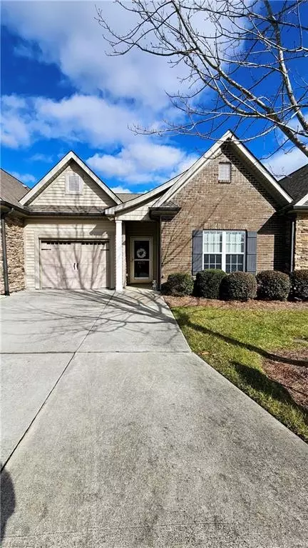 4375 Weatherton Dr, Kernersville, NC 27284