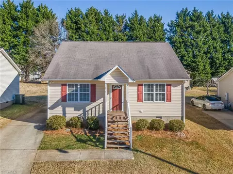 225 Williamsgate Ct, Winston Salem, NC 27107