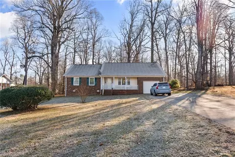 2322 Carlford Rd, Pleasant Garden, NC 27313