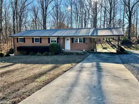 401 Lilly St, Troy, NC 27371