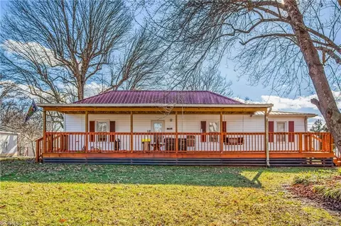 442 Turkey Ford Rd, Dobson, NC 27017