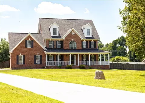 6103 Lomond Ct, Summerfield, NC 27358
