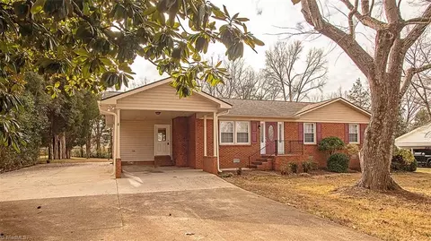 380 Stratford Rd, Lexington, NC 27292