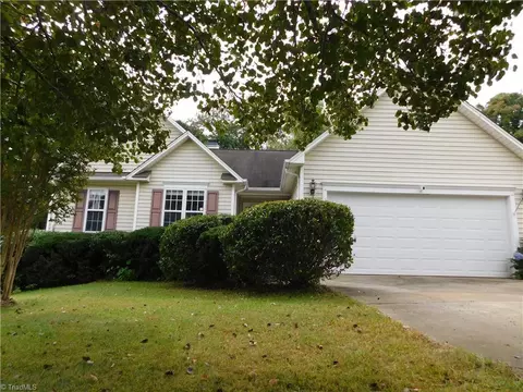 1104 Wyndfall Dr, Kernersville, NC 27284