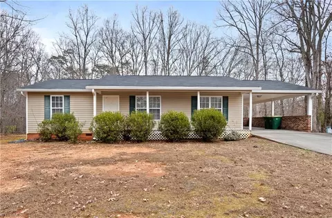 2323 Vienna Dozier Rd, Pfafftown, NC 27040