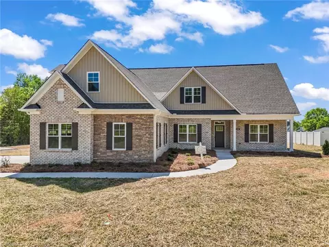 160 Painted Trl, Lexington, NC 27295