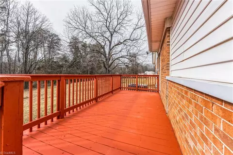 240 Chaney Loop Rd, Stoneville, NC 27048
