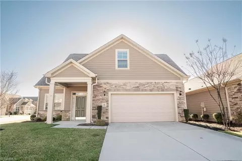6 Carnoustie Trl, Greensboro, NC 27407