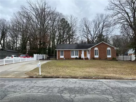 2803 Darden Rd, Greensboro, NC 27407