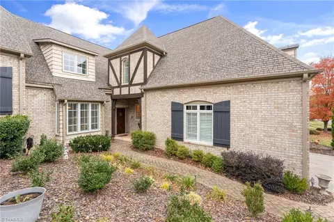 33 Creswell Ct, Greensboro, NC 27407